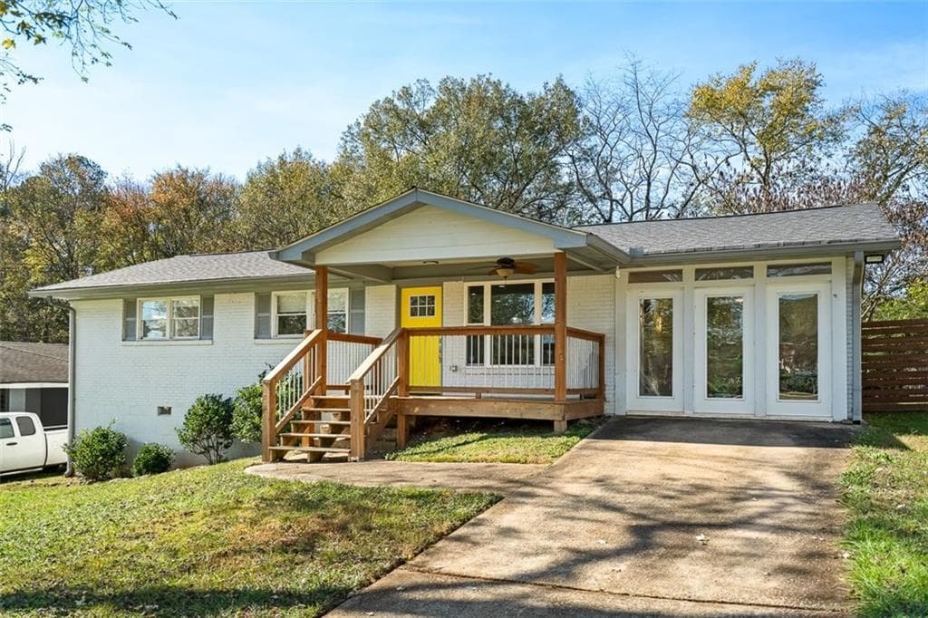 3 bedroom, 2 bathroom single family residence sold at 3043 Stirrup Lane, Atlanta, GA 30316