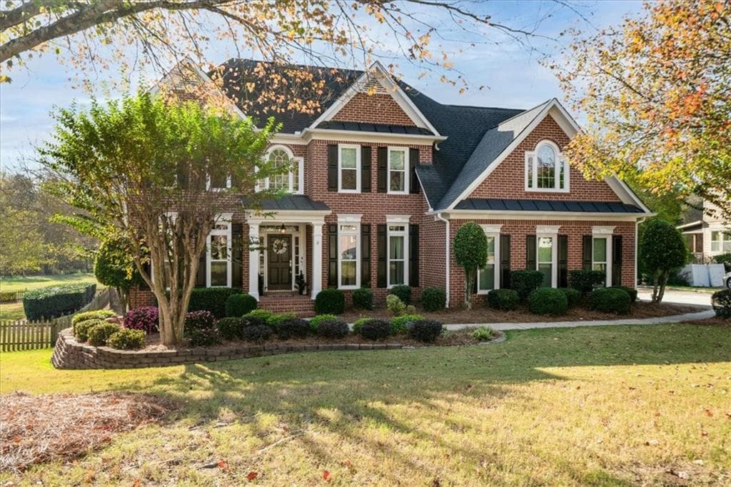5 bedroom, 5 bathroom, 4,564 sq ft single family residence sold at 1540 Chattahoochee Run Drive, Suwanee, GA 30024