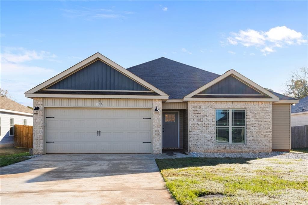 120 Hughes Drive, Warner Robins, GA 31093 — most recent listing photo