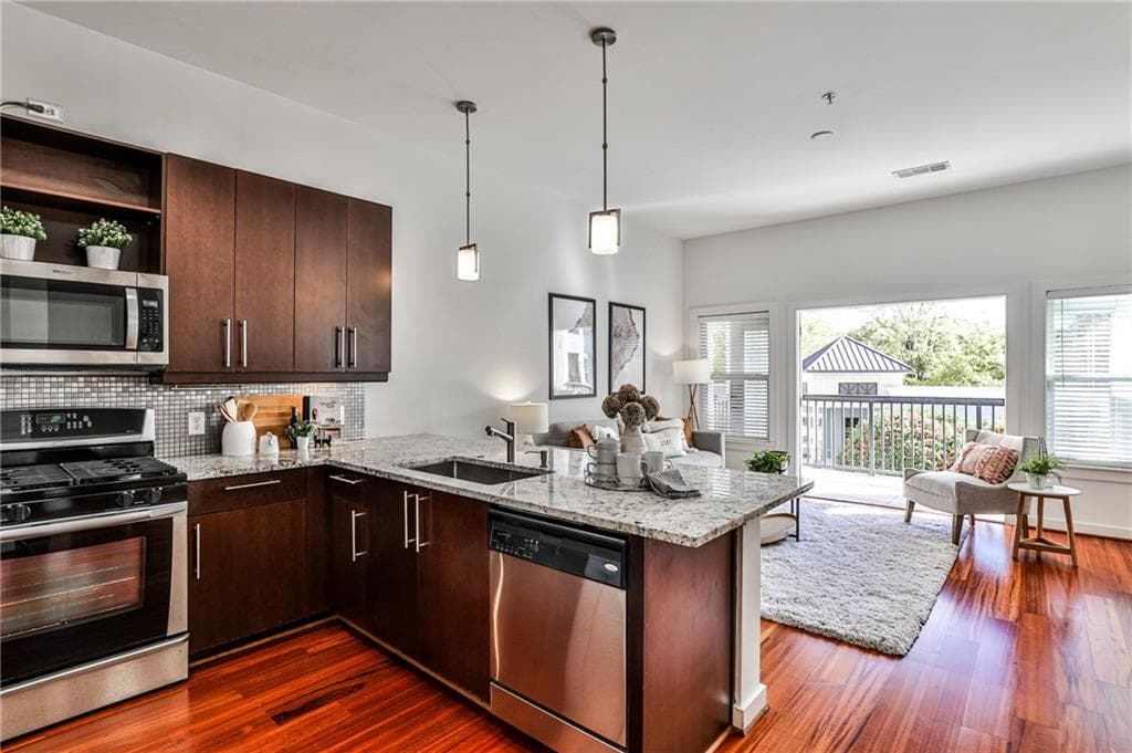 1 bedroom, 1 bathroom, 737 sq ft condominium sold at 870 Inman Village Parkway 317, Atlanta, GA 30307