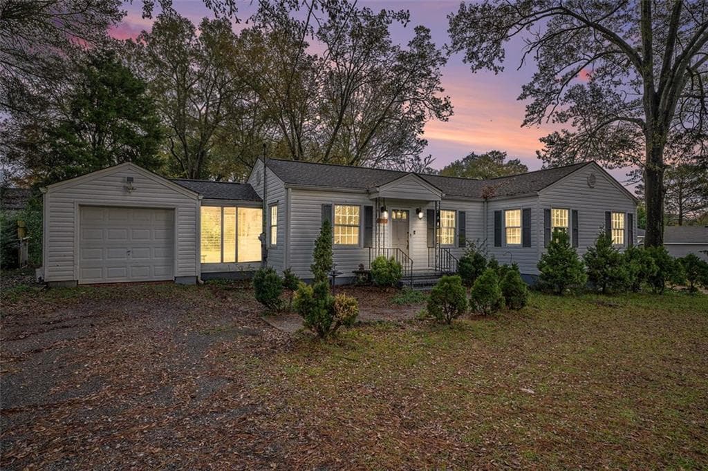 3 bedroom, 1 bathroom, 1,140 sq ft single family residence sold at 614 W Girard Avenue, Cedartown, GA 30125