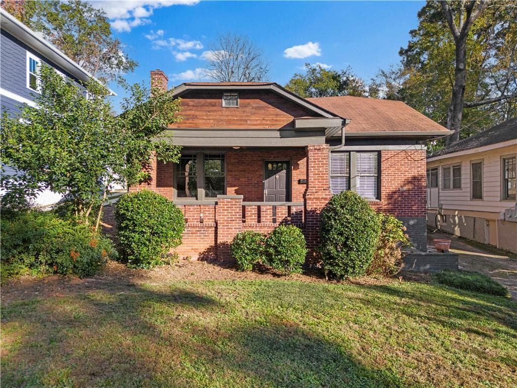 3 bedroom, 1 bathroom, 1,619 sq ft single family residence sold at 425 Clifton Road, Atlanta, GA 30307