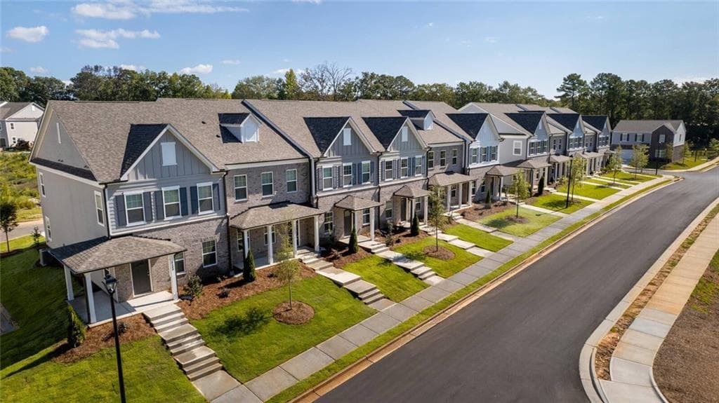 3 bedroom, 3 bathroom, 2,157 sq ft townhouse for rent at 3373 Fence Road TH2, Dacula, GA 30019 for $2,401 a month — photo 2