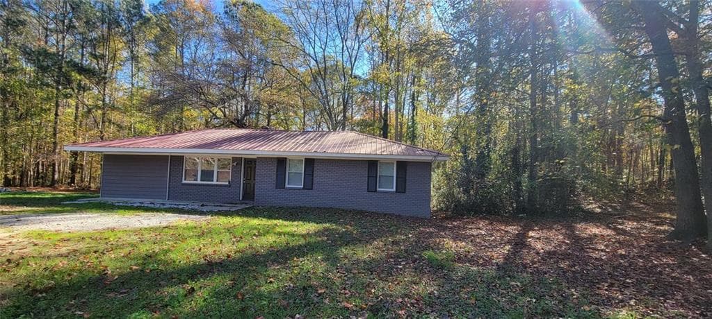 4 bedroom, 2 bathroom single family residence sold at 8839 HWY 166, Winston, GA 30187