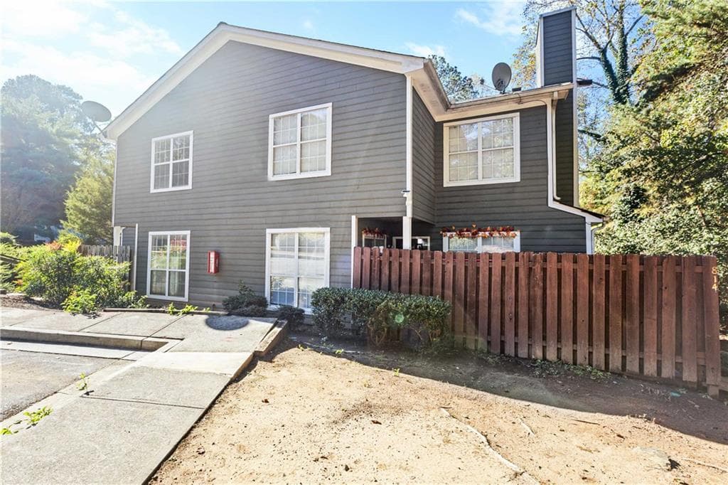 2 bedroom, 3 bathroom, 1,174 sq ft condominium sold at 814 Wuthering Way, Norcross, GA 30093