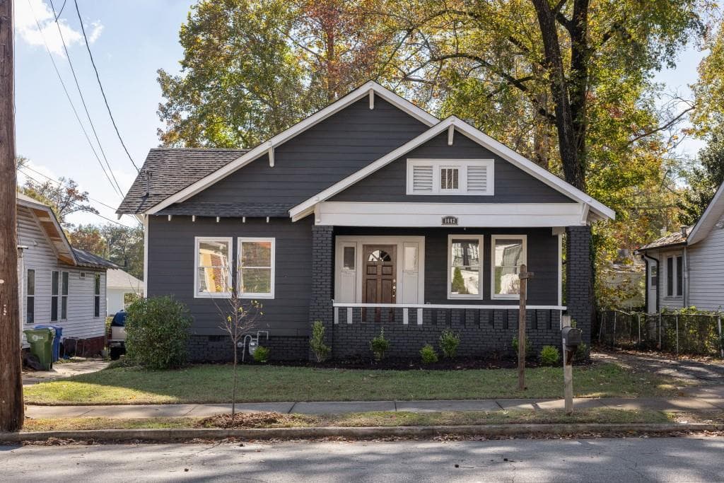 3 bedroom, 2 bathroom, 1,524 sq ft single family residence sold at 1442 Oglethorpe Avenue, Atlanta, GA 30310