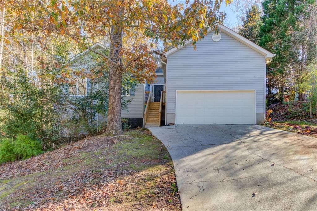 3 bedroom, 2 bathroom, 1,767 sq ft single family residence sold at 3065 COVE CROSSING Drive, Lawrenceville, GA 30045