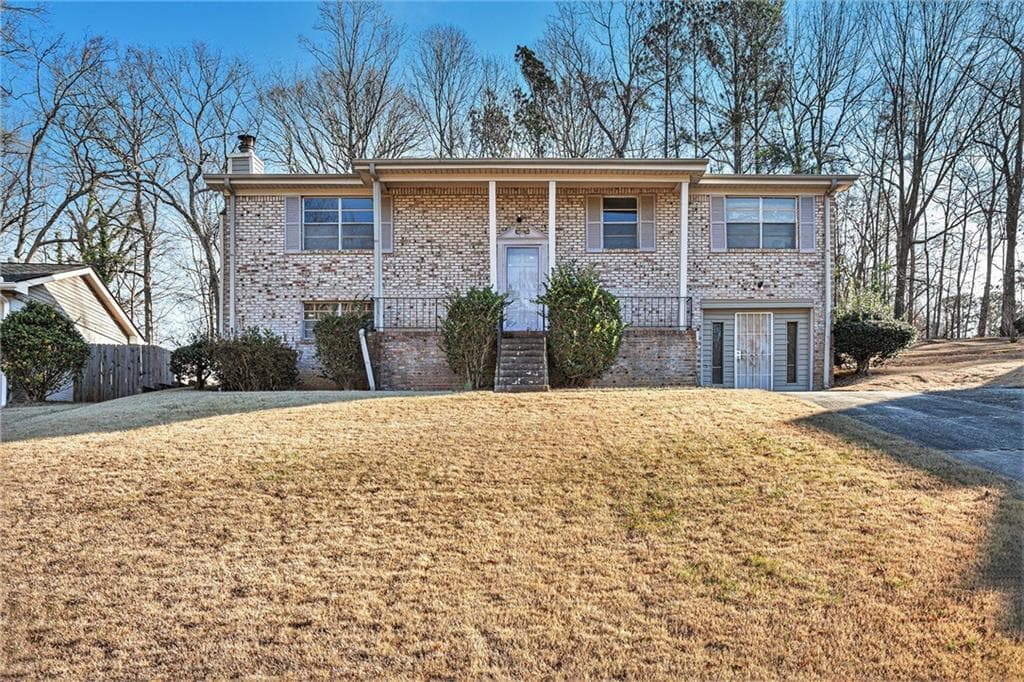 3 bedroom, 2 bathroom, 1,652 sq ft single family residence sold at 2401 Crestdale Circle, Atlanta, GA 30316