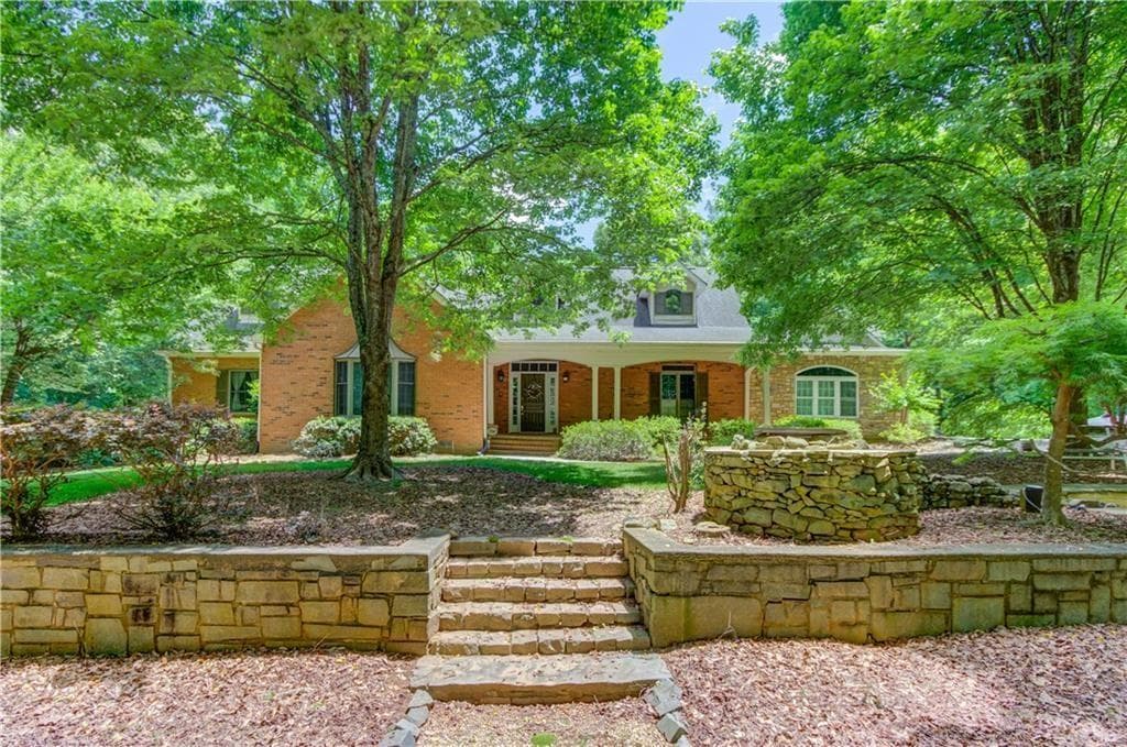 950 Mill Creek Run, Suwanee, GA 30024 — most recent listing photo