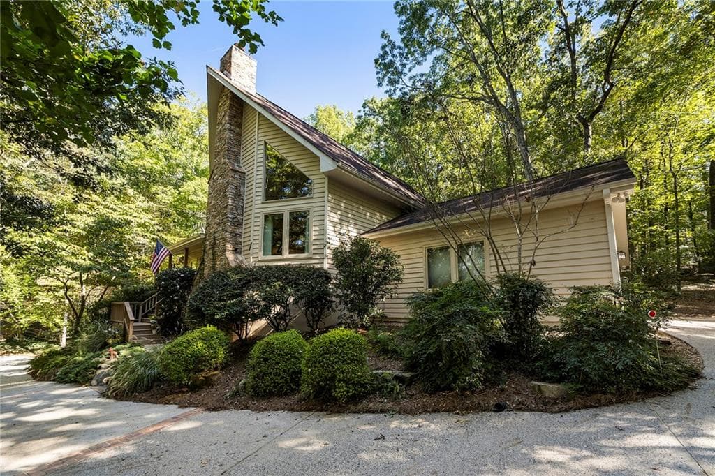 2 bedroom, 2 bathroom single family residence sold at 123 Cherry Street, Roswell, GA 30075