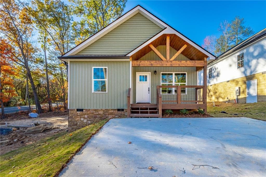 3 bedroom, 2 bathroom single family residence sold at 318 Warrenfells Street, La Fayette, GA 30728