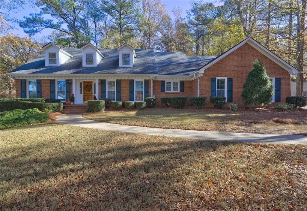 4 bedroom, 4 bathroom single family residence sold at 855 Brooksglen Drive, Roswell, GA 30075