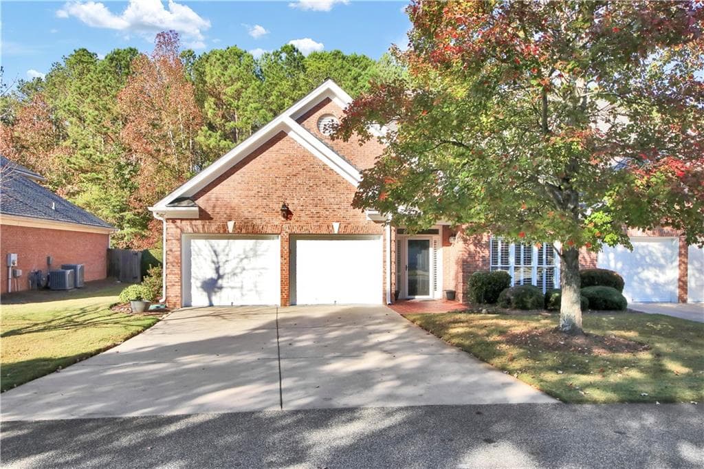 3 bedroom, 4 bathroom, 2,296 sq ft townhouse sold at 8605 Hope Vine, Roswell, GA 30076
