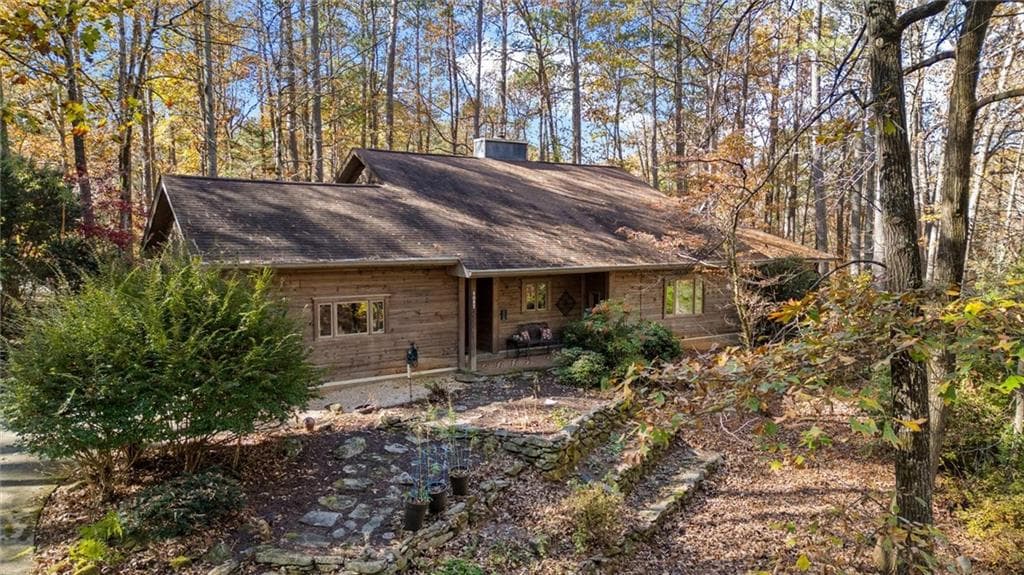 3 bedroom, 2 bathroom single family residence sold at 5082 Amber Drive, Villa Rica, GA 30180