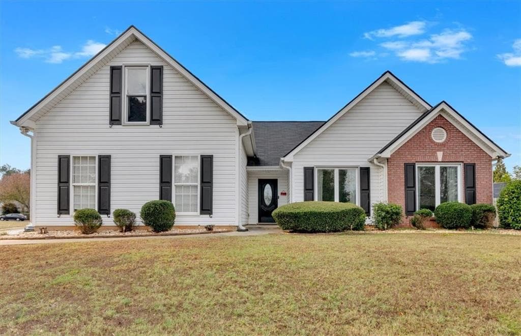 4 bedroom, 2 bathroom, 1,942 sq ft single family residence sold at 5602 Mohave Court, Flowery Branch, GA 30542