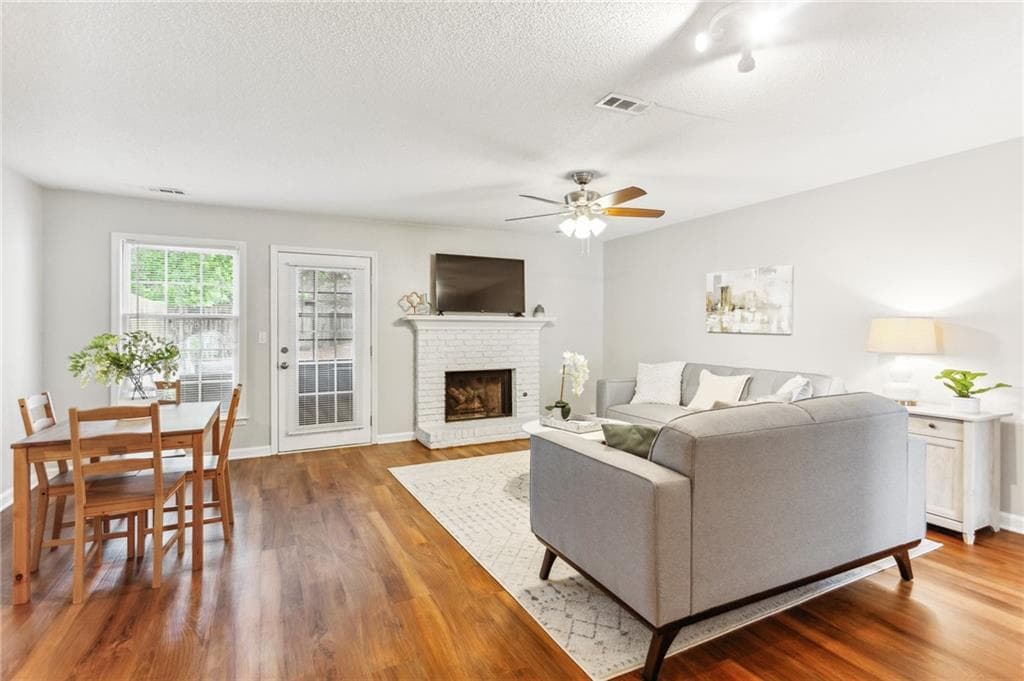 2 bedroom, 3 bathroom townhouse for rent at 1166 Magnolia Way, Smyrna, GA 30082 for $2,200 a month — photo 2