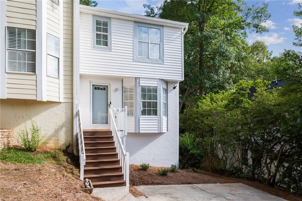 3 bedroom, 4 bathroom townhouse for rent at 5212 Laurel Bridge Drive, Smyrna, GA 30082 for $2,600 a month — photo 2
