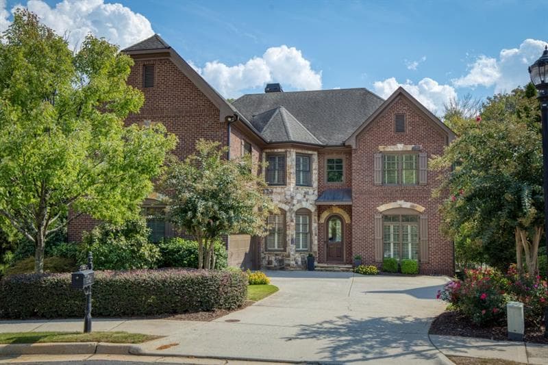 525 Glenmanor Court, Sandy Springs, GA 30328 — most recent listing photo