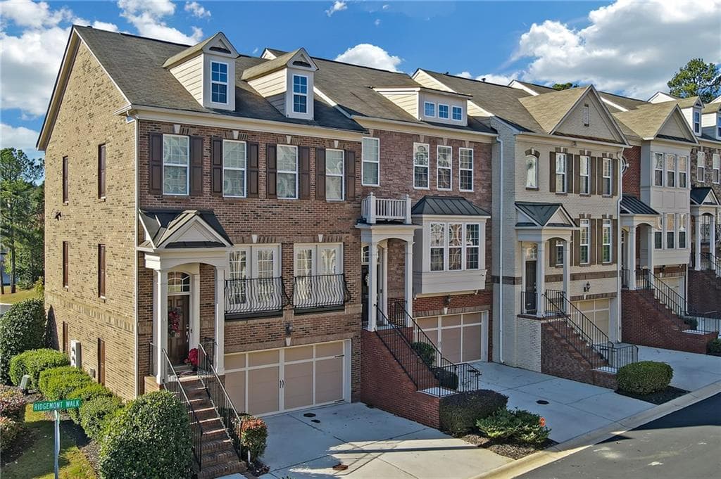3 bedroom, 4 bathroom townhouse sold at 5056 Ridgemont Walk 20, Atlanta, GA 30339