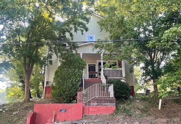 8 bedroom, 4 bathroom, 2,766 sq ft single family residence sold at 54 Joseph E Lowery Boulevard, Atlanta, GA 30314