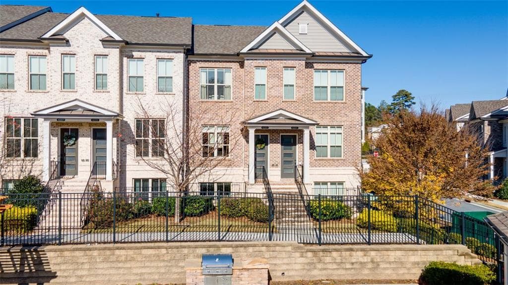 2 bedroom, 4 bathroom, 1,801 sq ft townhouse sold at 4203 DEMING Circle, Atlanta, GA 30342