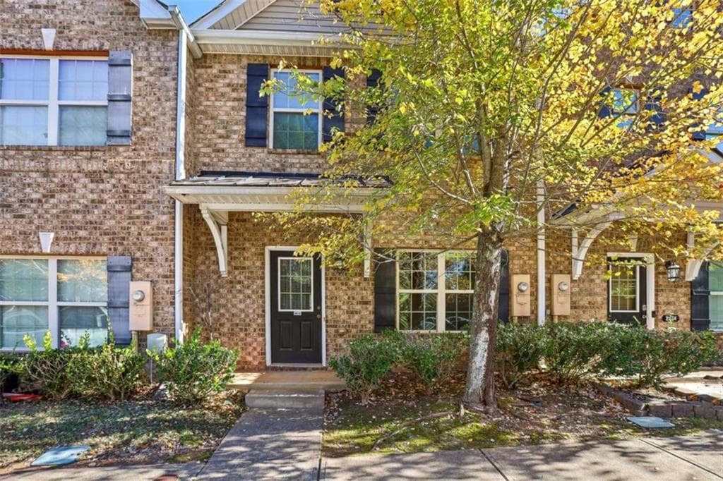 3 bedroom, 3 bathroom single family residence sold at 2616 Creek Mill Lane, Gainesville, GA 30504