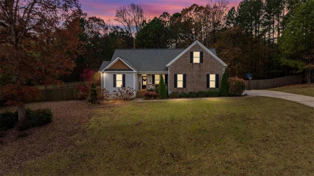 4 bedroom, 2 bathroom single family residence sold at 120 Oakwood Drive, Commerce, GA 30529