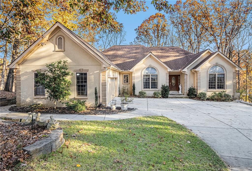 5 bedroom, 3 bathroom single family residence sold at 6528 Arbor Point, Flowery Branch, GA 30542
