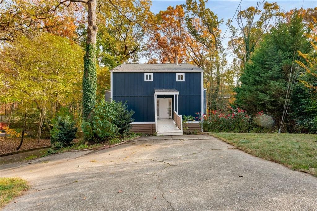 4 bedroom, 3 bathroom single family residence sold at 1208 Laurel Cliff Drive, Smyrna, GA 30082
