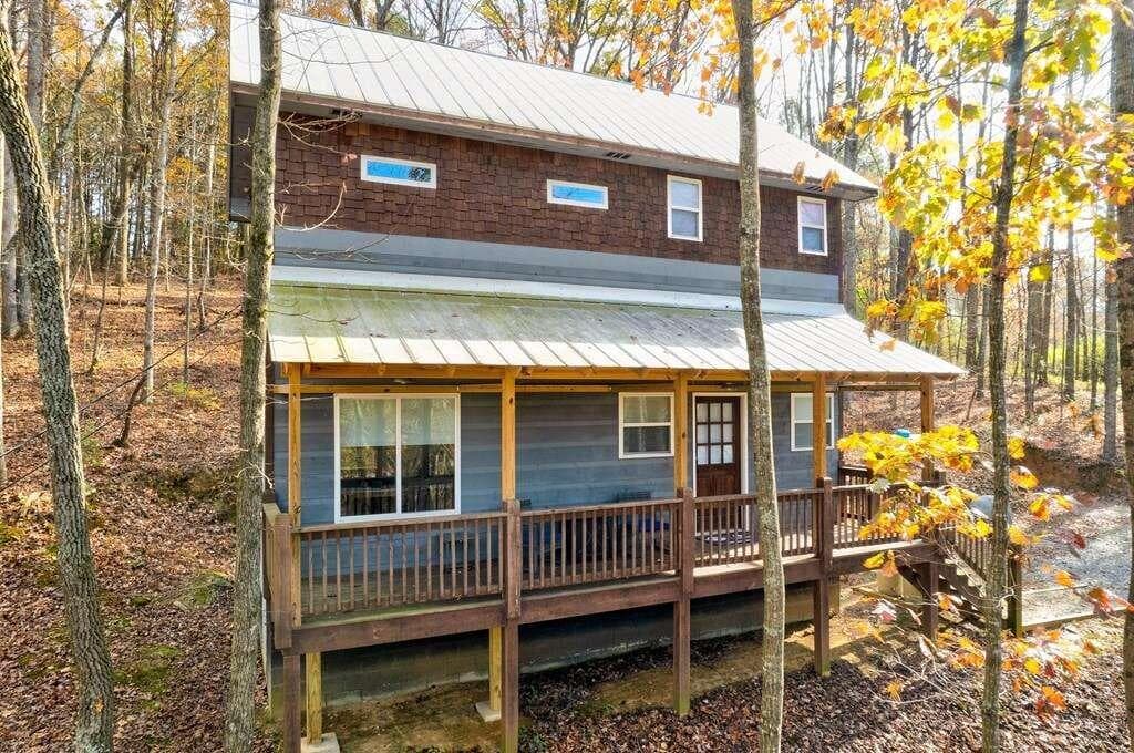 1 bedroom, 1 bathroom, 722 sq ft single family residence sold at 2671 Knight Road, Ellijay, GA 30540