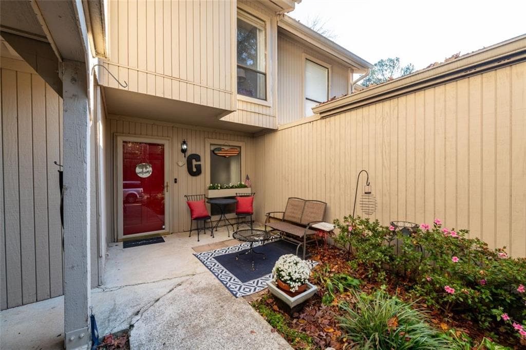 3 bedroom, 3 bathroom, 2,131 sq ft townhouse sold at 6154 Brookwood Road, Peachtree Corners, GA 30092