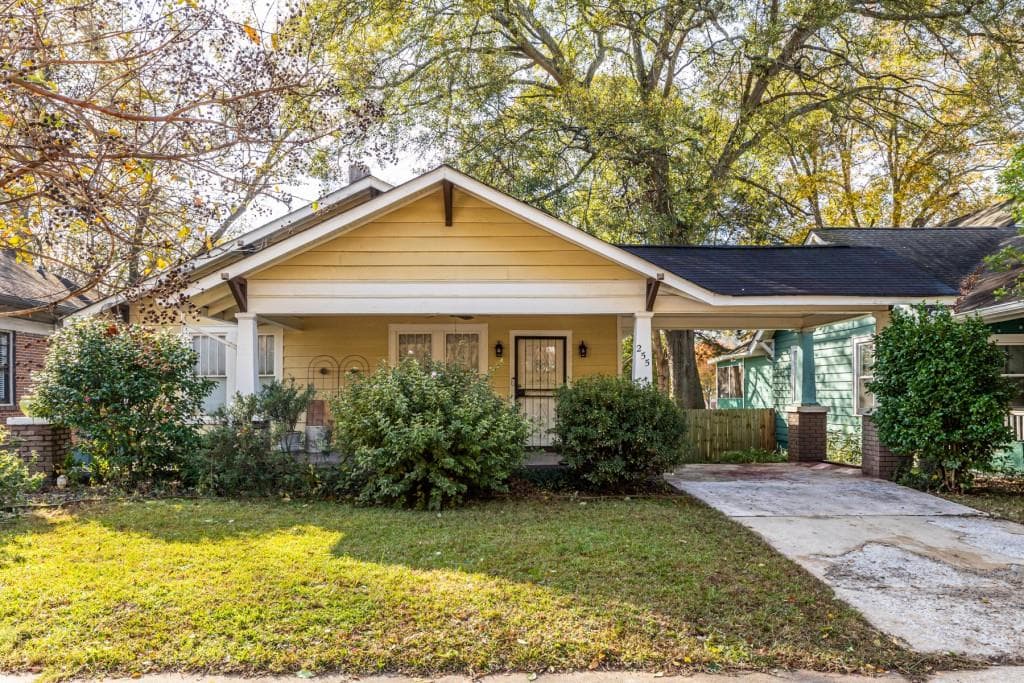 3 bedroom, 1 bathroom, 1,350 sq ft single family residence sold at 255 Atlanta Avenue, Atlanta, GA 30315