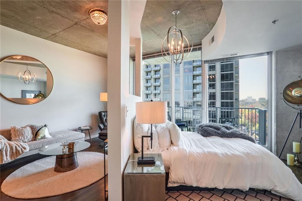 1 bedroom, 1 bathroom, 695 sq ft condominium sold at 361 17th Street 1405, Atlanta, GA 30363