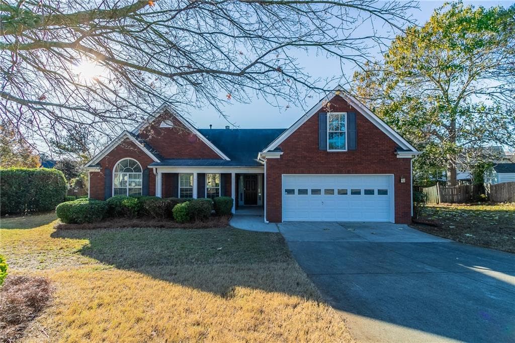 3 bedroom, 2 bathroom single family residence sold at 1987 Ridge Water Lane, Lawrenceville, GA 30045