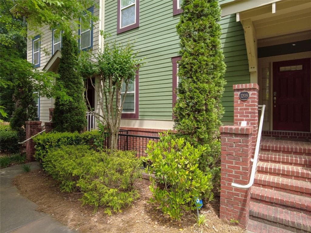 2 bedroom, 2 bathroom, 1,279 sq ft condominium sold at 1209 Watson Trail 117, Atlanta, GA 30316