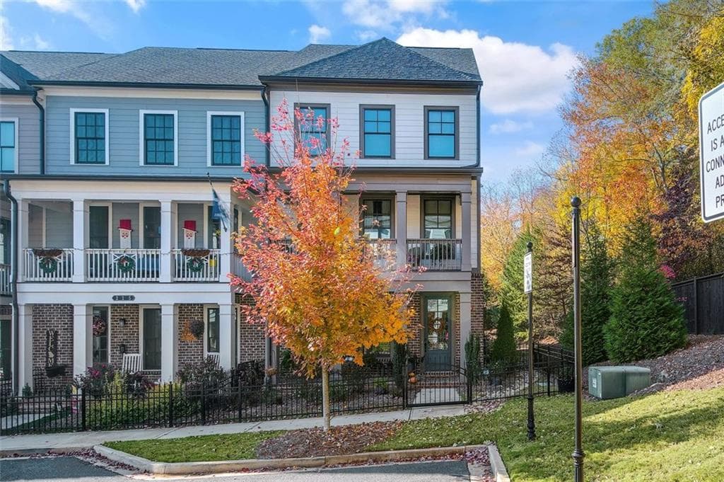 3 bedroom, 4 bathroom, 2,133 sq ft townhouse sold at 217 BLUESTONE Drive, Woodstock, GA 30188
