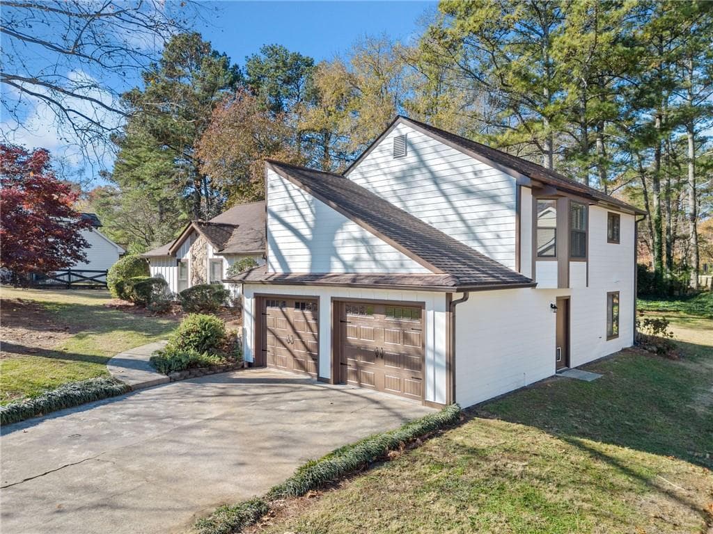 4 bedroom, 3 bathroom single family residence sold at 3373 Northumberland Place, Roswell, GA 30075