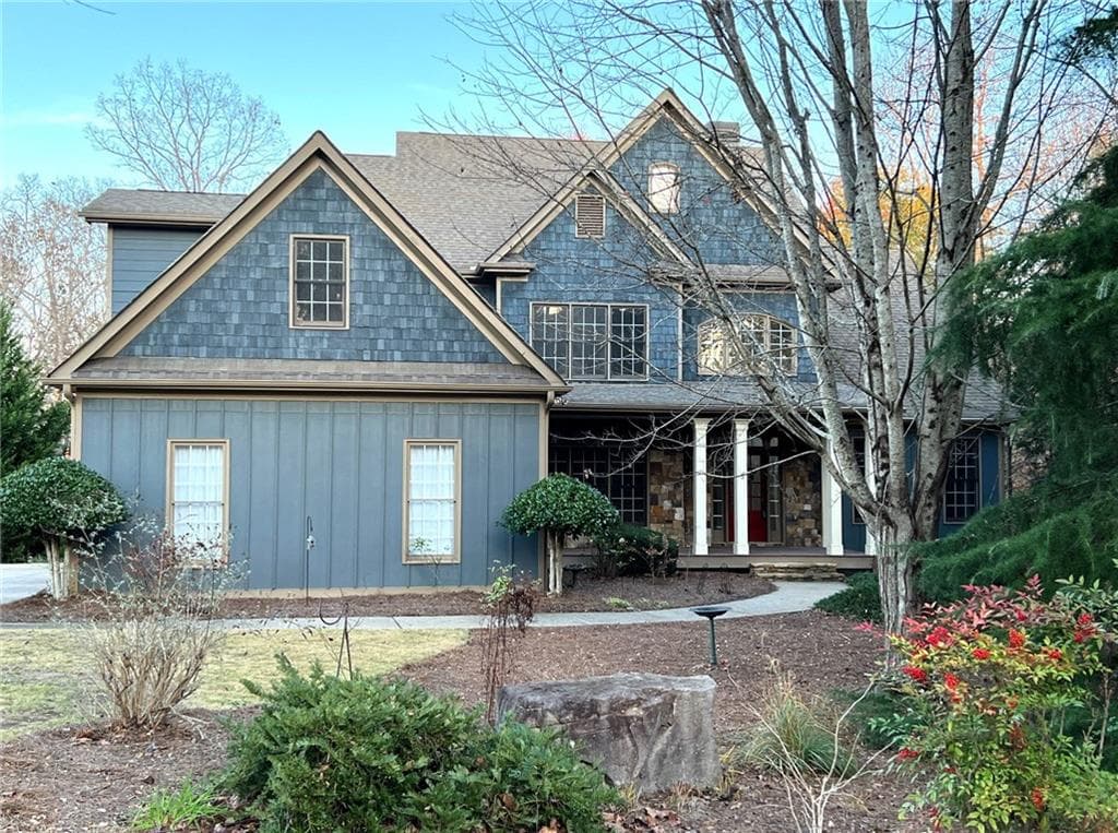 4 bedroom, 3 bathroom single family residence sold at 5734 Ridgewater Circle, Gainesville, GA 30506