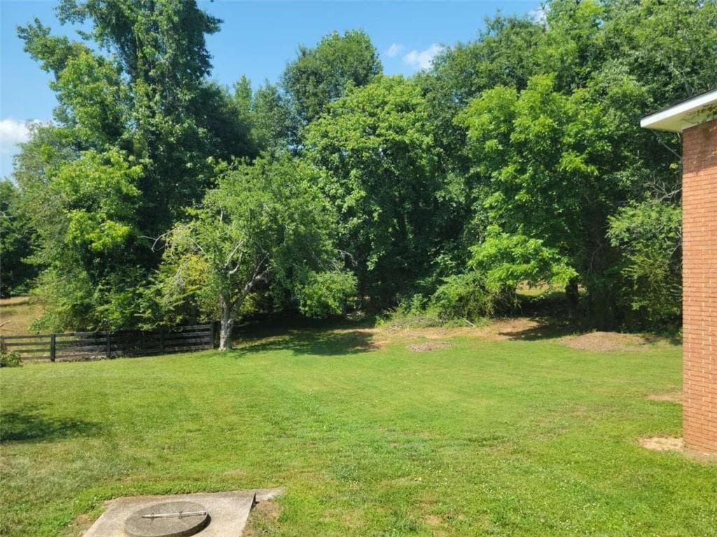 3 bedroom, 2 bathroom, 1,411 sq ft single family residence for sale at 2610 Little River Park Road, Gainesville, GA 30506 — photo 5