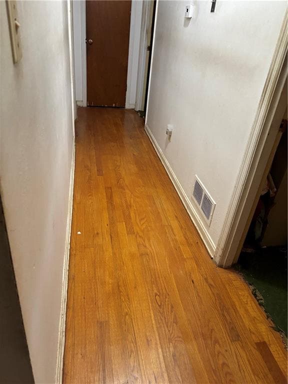 3 bedroom, 3 bathroom, 1,344 sq ft single family residence under contract at 5655 Campbellton Road, Atlanta, GA 30331 — photo 6