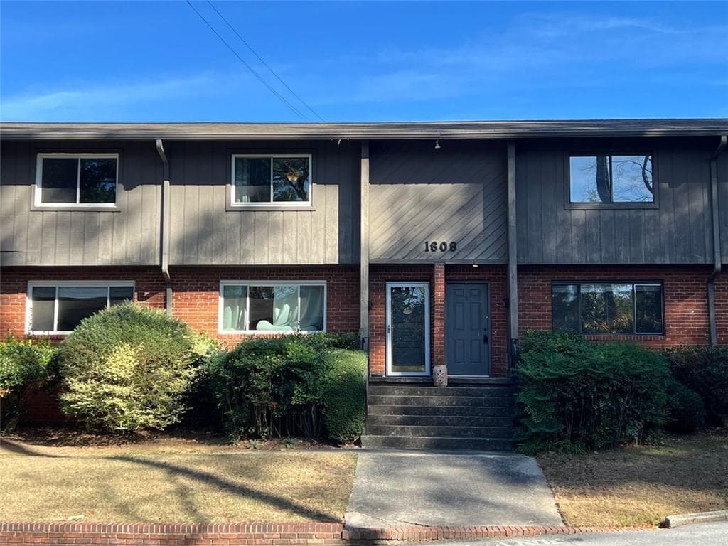 2 bedroom, 2 bathroom townhouse sold at 1608 BRIARCLIFF Road 4, Atlanta, GA 30306
