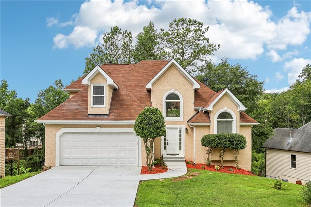 6 bedroom, 4 bathroom single family residence sold at 2311 Carrington Drive, Ellenwood, GA 30294