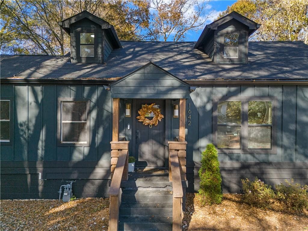 3 bedroom, 2 bathroom, 2,056 sq ft single family residence sold at 1642 Van Epps Street, Atlanta, GA 30316