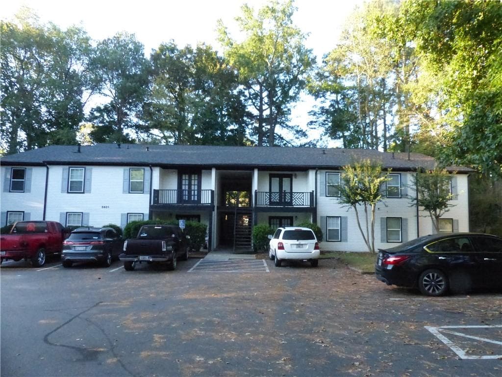 3 bedroom, 2 bathroom, 1,242 sq ft condominium sold at 3601 Woodbriar Circle B, Tucker, GA 30084