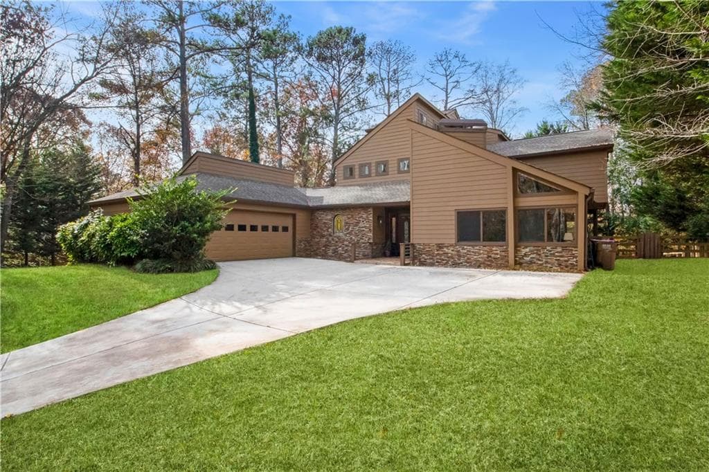 4 bedroom, 4 bathroom, 3,363 sq ft single family residence sold at 3949 Dunbarton Way, Roswell, GA 30075