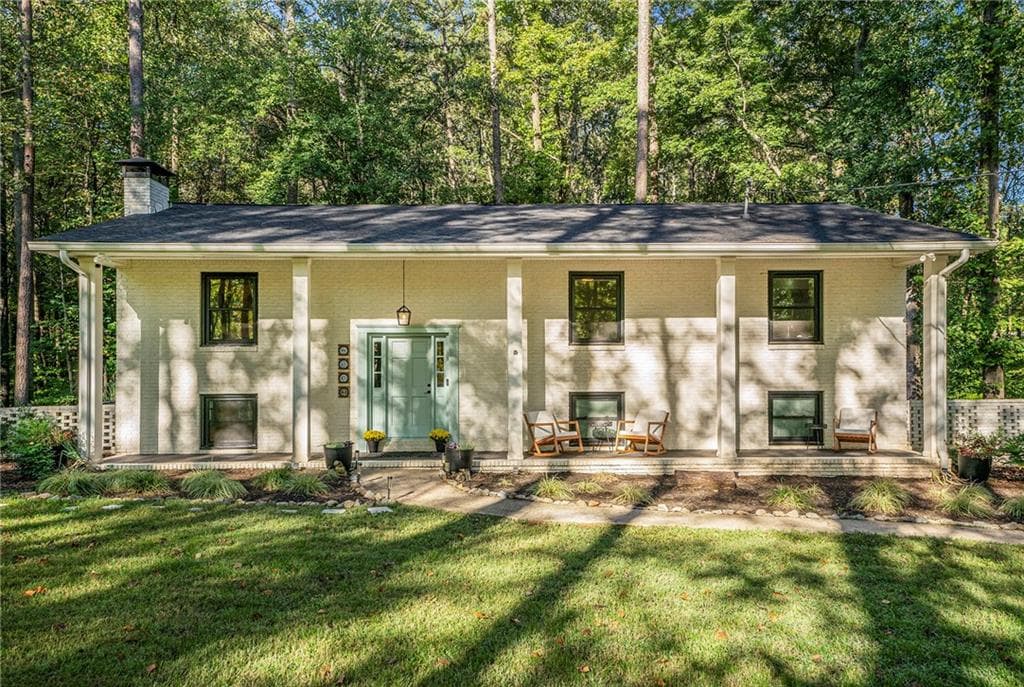 3 bedroom, 2 bathroom, 2,233 sq ft single family residence sold at 2543 S Cherokee Lane, Woodstock, GA 30188