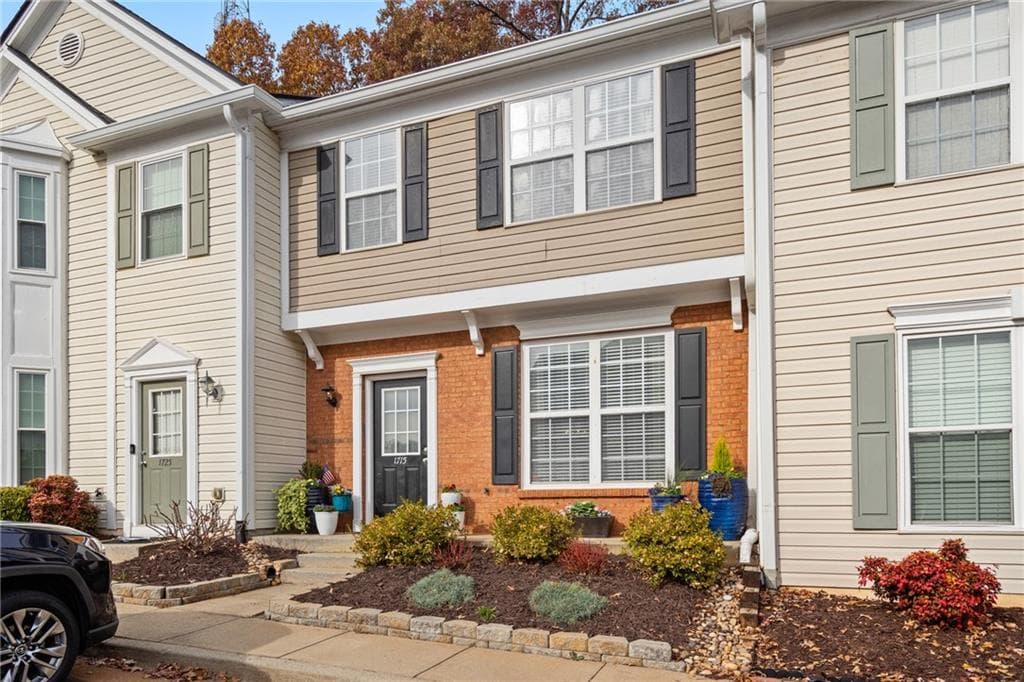 2 bedroom, 3 bathroom, 1,218 sq ft townhouse sold at 1715 Kilmington Court, Alpharetta, GA 30009