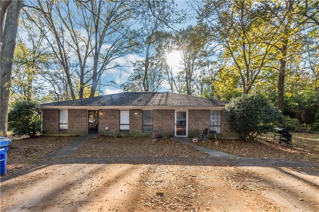 duplex sold at 1027 Barn Oak Court, Conyers, GA 30012