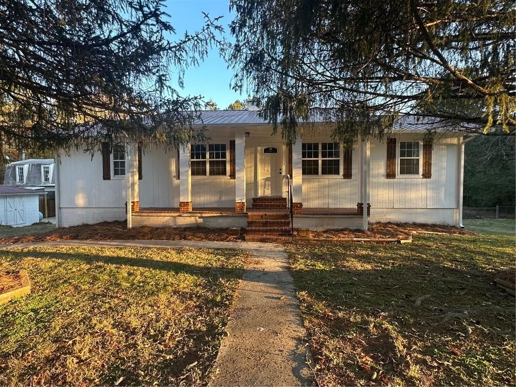 3 bedroom, 2 bathroom single family residence sold at 110 Clear Lake Drive, Adairsville, GA 30103