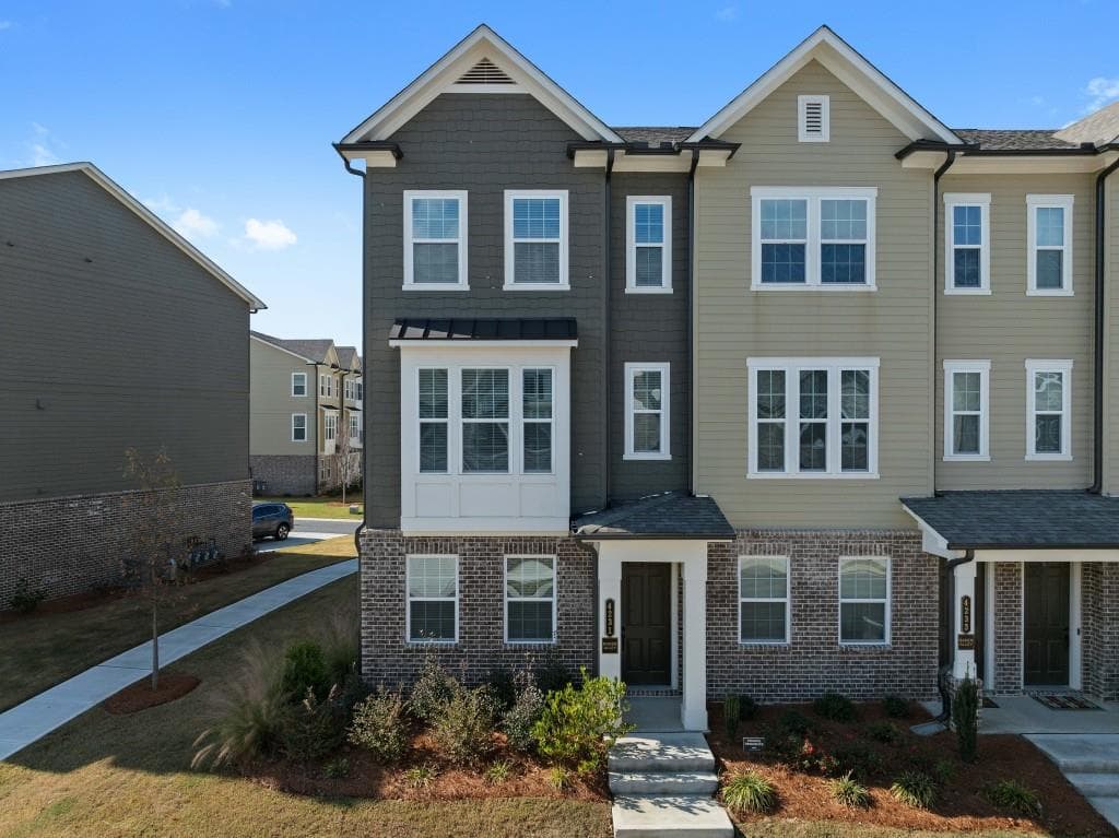 3 bedroom, 4 bathroom townhouse sold at 4231 Baden Alley, Duluth, GA 30097